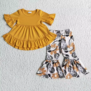 Conjunto de 2 piezas para niña RTS Boutique: Túnica con volantes y pantalones acampanados con estampado de girasoles y vacas estilo western, ecológico y casual. - Product Image 4