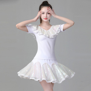 Conjunto de Disfraz de Baile Latino al por Mayor para Mujer, Falda Corta de Poliéster con Lentejuelas Bordadas y Manga Corta - Product Image 3