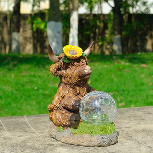 Escultura de Resina Epoxi con Luz Solar de Ganado Highland, Adorno de Jardín de Arte Folclórico para Uso en Exteriores - Product Image 4