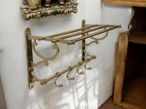 Toallero de Latón Macizo Vintage con Estante de Almacenamiento y Múltiples Ganchos, Organizador de Baño Montado en la Pared para Hogar Moderno - Product Image 1