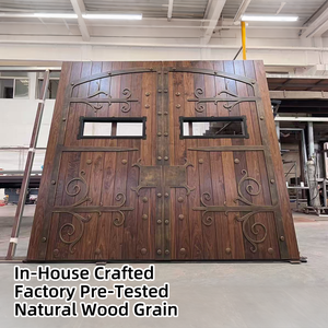 Porte de garage sectionnelle isolée en bois massif de style château, avec arche et lattes verticales, quincaillerie en fer, et moteur, pour propriétés de luxe - Product Image 2