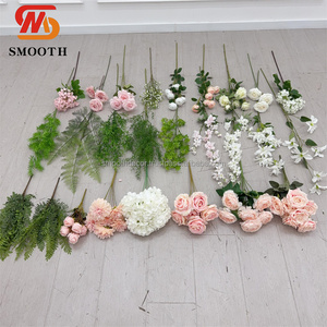 ดอกกุหลาบจำลองงานฝีมือคุณภาพสูง ก้านเดี่ยว ทำจากผ้าไหมเทียม กันน้ำ เหมาะสำหรับคริสต์มาสและตรุษจีน - Product Image 3