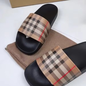 Chaussures décontractées tendance 2026 personnalisables avec logo, style plage, haute qualité, pour hommes et femmes, à carreaux, pour la marche - Product Image 4