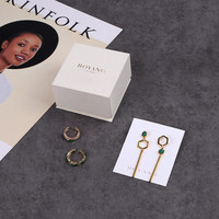 Boîte d'emballage cadeau en carton beige de luxe avec logo personnalisé Boyang pour bracelet, bracelet, bijoux, emballage en papier