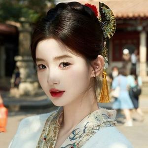 กิ๊บติดผมรูปตัวยู กิ๊บติดผมรูปพัด ของตกแต่งผมแบบวินเทจสำหรับชุดกี่เพ้า เครื่องประดับผมงานแต่งงานแบบจีน มงกุฎพู่ห้อยหรูหรา ของขวัญ - Product Image 3