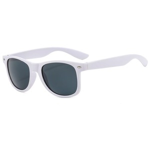 Lunettes de soleil rétro carrées UV400 tendance pour hommes et femmes, couleur gris riz, effet tache d'encre, vente en gros - Product Image 6