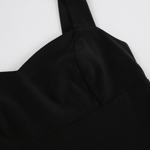 Vestido Largo de Mujer OEM Personalizado de Alta Calidad, Sexy, con Peplum y Cuello Halter, Color Sólido, Abertura Lateral, Ajustado y Delgado, con Diseño Exclusivo que Realza la Cadera - Product Image 4