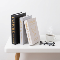 Lot de faux livres décoratifs pour la maison, couvertures de livres factices de luxe imprimées à la feuille d'or pour la décoration de présentoirs immobiliers et d'étagères d'appartements