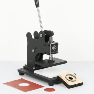 Machine de découpe manuelle à petite pression pour le découpage d'échantillons et le découpage du cuir - Product Image 1