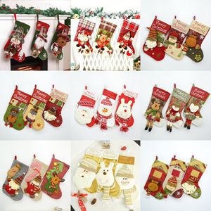 QY Wholesale Grandes décorations de Noël en forme de Père Noël, Bonhomme de neige et Cerf, accessoires pour sapin de Noël, cadeaux décoratifs - Product Image 2