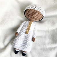 Poupée musulmane au crochet personnalisée, jouet islamique amigurumi fait main, OEM ODM, faible MOQ, cadeau culturel personnalisé, poupée au crochet