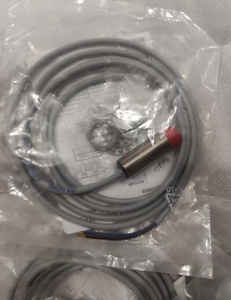 สวิตช์ตรวจจับวัตถุ LEUZE ของแท้ใหม่เอี่ยม รุ่น IS 218MM/2NO-8N0 แรงดันใช้งาน 10-30V กระแสไฟออก ≤200mA มีสินค้าในสต็อก - Product Image 2