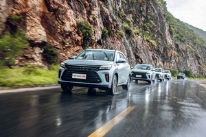 DFSK Motor, Especificaciones GCC, Autos en Venta, <span class=keywords><strong>Glory</strong></span>/<span class=keywords><strong>Fengon</strong></span> 600, Motor 1.5 Turbo de 135 kw, Transmisión Automática, 6/7 Asientos, SUV a Gasolina - Product Image 6