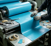 Rouleau de feutre de protection de sol en PE enduit, auto-adhésif, imperméable et sans résidus, personnalisable, tapis absorbant pour la peinture et la rénovation