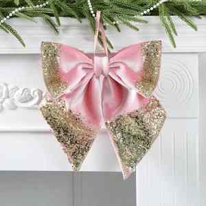 Guirnalda de Adornos Navideños Hechos a Mano de Lujo con Lentejuelas Doradas y Satén Rojo Rosa para Decoración Navideña del Hogar en Interiores - Product Image 1
