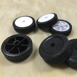 Ruedas de robot con neumáticos de goma, motor TT, buje blanco para juguetes STEM y robots educativos - Product Image 3