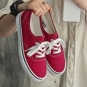 รองเท้าผ้าใบสีแดง หัวกลม มีเชือกผูก พื้นยางระบายอากาศได้ดี ใส่ได้ทุกฤดู - Product Image 4
