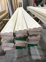 Plinthes en MDF blanc apprêté d'usine, garnitures décoratives