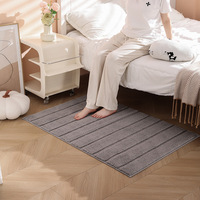 Moderner, vollständig anpassbarer Teppich mit TPR-Rücken, Mikrofaser, geometrischem Muster, mittelhohem Flor, dickem, schützendem, dekorativem, waschbarem Teppich für das Schlafzimmer