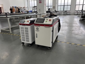 Machine de nettoyage au laser à impulsions haute puissance JPT 1000W, nettoyeur laser à fibre pour l'élimination de la rouille, de la <span class=keywords><strong>peinture</strong></span> à l'huile, du bois et de l'acier inoxydable - Product Image 1