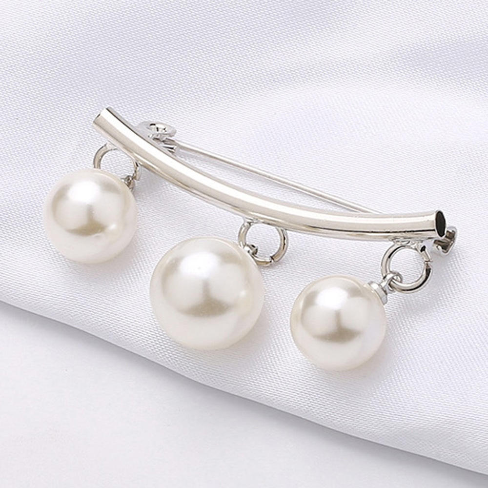 YZ004 Trois fausses perles argentées