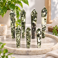 Bâtonnet de cristal de mica vert de 17 cm, poli, pointe énergétique, pierre de guérison pour la décoration intérieure, la méditation et l'utilisation Reiki