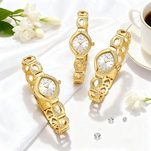 Reloj de Mujer Dorado en Oferta, Movimiento de Cuarzo, Correa de Aleación Ovalada, Detalles de Diamantes, Resistente al Agua, Lujoso y Moderno - Product Image 2