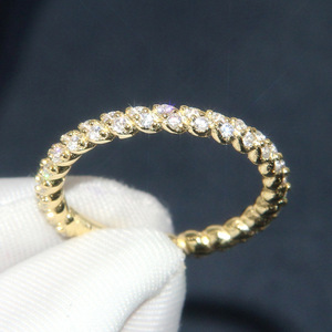Anello di fidanzamento classico da donna Q458 in oro bianco con diamante rotondo taglio brillante colore G naturale - Product Image 2