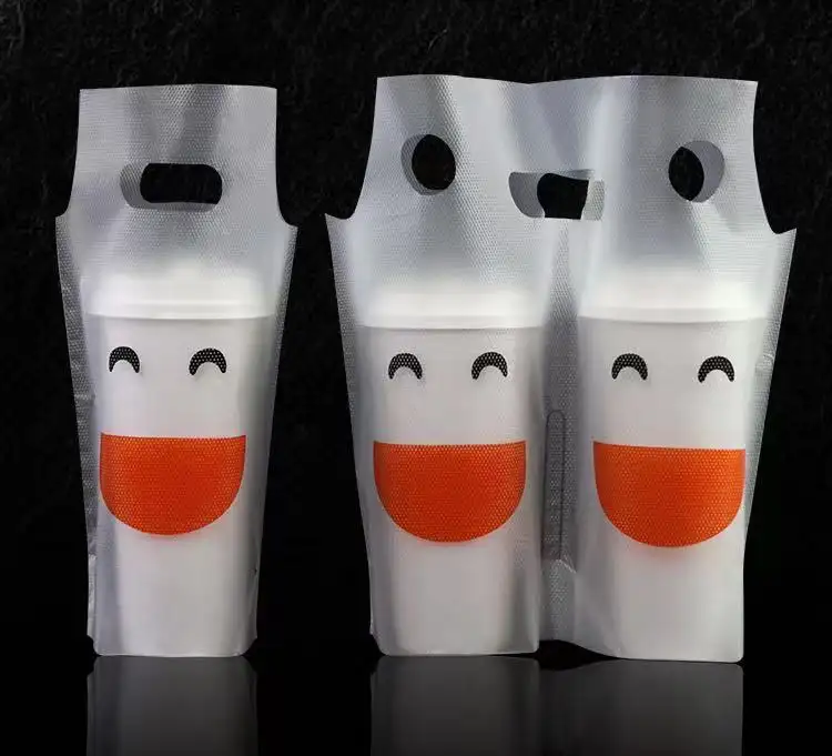 Özel baskılı Logo buzlu paket servisi olan restoran gıda plastik taşıyıcı kahve süt suyu kabarcık çay bardağı tutucu kılıflı çanta