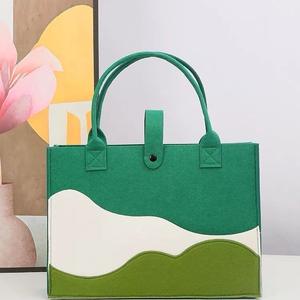 กระเป๋าผ้าสักหลาดลายหยักหลายสีแบบถือด้วยมือหลากสีความจุขนาดใหญ่พกพาได้กระเป๋าสะพายไหล่เดียว - Product Image 1