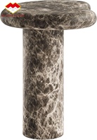Table d'appoint sculpturale Elowen en faux marbre Emperador foncé pour espaces intérieurs