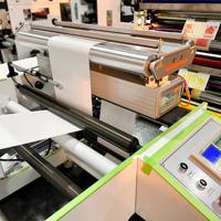 Machine d'impression empilée à 3 couleurs modèle RTRY-1250 avec barre de rotation et sécheur UV LED
