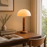 Lampe de table élégante en bois avec abat-jour en forme de dôme, éclairage de chevet moderne et minimaliste