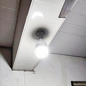 <span class=keywords><strong>E27</strong></span> vít cơ sở công suất cao dẫn bóng đèn tiết kiệm năng lượng-Bóng đèn toàn cầu cho các nhà máy và nhà kho - Product Image 4