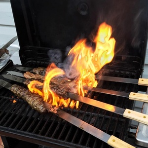 SK-6530 Brochetas Planas de Acero Inoxidable de 60 cm (23.5 Pulgadas) con Mango Largo de Madera para Barbacoa, para Preparar Koubideh, Kebab Persa y Brasileño - Product Image 5