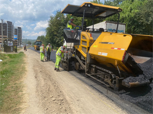 Haute Qualité Asphalte <span class=keywords><strong>Béton</strong></span> <span class=keywords><strong>Pavé</strong></span> RP705 <span class=keywords><strong>Béton</strong></span> Asphalte Pavage Machine Avec Des Prix <span class=keywords><strong>Pas</strong></span> <span class=keywords><strong>Cher</strong></span> - Product Image 2