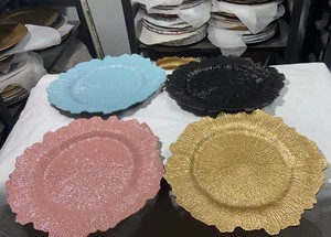Assiettes <span class=keywords><strong>de</strong></span> présentation rondes en plastique <span class=keywords><strong>de</strong></span> luxe, écologiques et durables, turquoise, 13 pouces, avec bordure argentée et dorée, pour mariage et collations - Product Image 3