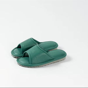 Nouvelle mode de pantoufles d'intérieur à bout ouvert bon marché pour femmes pantoufles plates antidérapantes pour la maison - Product Image 1