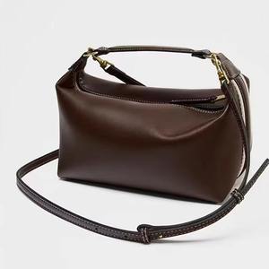 Nouveau Sac à Bandoulière Décontracté Haut de Gamme 2025, Forme Carrée, Doublure en Cuir Véritable, Sangle Chaîne, Unisexe, pour Usage Quotidien en Extérieur - Product Image 4