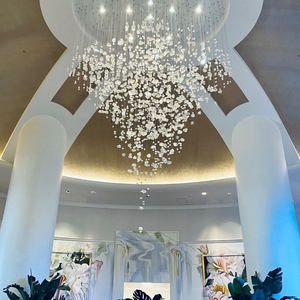 Lampadario Moderno in Vetro Trasparente con LED Personalizzato per Soffitti Alti, Illuminazione a Sospensione per Hotel - Product Image 2
