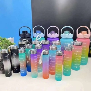 2023 nuova bottiglia d'acqua motivazionale <span class=keywords><strong>set</strong></span> da 4 pezzi grande brocca di plastica e bottiglia sportiva da mezzo gallone 4 in 1 bottiglia d'acqua senza bpa - Product Image 5