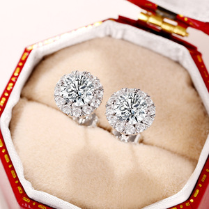 Orecchini a forma di fiocco di neve per donna, gioielli classici scintillanti con quattro punte - Product Image 3