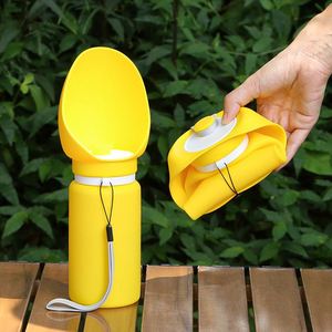 Gobelet d'eau en silicone pour animaux de compagnie, sans danger pour les aliments, non toxique, biberon pour chiot en trois couleurs - Product Image 4