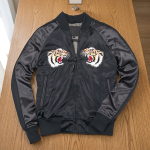 High Quality Men's Best <b>Jacket</b> with Custom Embroidered Chenille <b>Patches</b> Wholesale Wool Body Vintage Baseball Style - Product Image 3