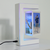 2025 Venta caliente diseño E forma marco de fotos flotante magnético marco de fotos de levitación con luz Led 3 imágenes
