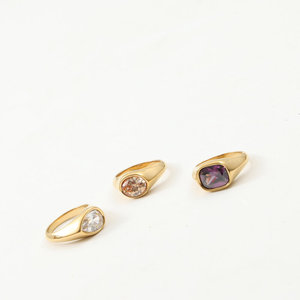 Anello YF8393 di Lusso con Zirconi Irregolari, Placcato Oro 18K, Impermeabile, in Acciaio Inossidabile per Matrimoni - Product Image 3