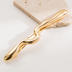 Pince à cheveux <span class=keywords><strong>en</strong></span> alliage polyvalente de <span class=keywords><strong>style</strong></span> coré<span class=keywords><strong>en</strong></span>, design long et plissé, pour une queue de cheval basse sophistiquée - Product Image 3