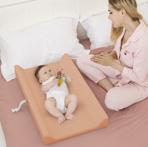 Cambiador de Bebé Impermeable de Cuero PU, Colchoneta para Pañales con Bordes de Seguridad Contorneados, No Tóxico, para Mesa de Bebé o Colchón de Recién Nacido - Product Image 2