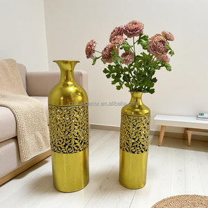Ensemble de 3 vases de <span class=keywords><strong>sol</strong></span> en métal hauts et grands faits <span class=keywords><strong>à</strong></span> la main, de luxe, dorés, décoratifs, de style européen, pour la décoration de mariage - Product Image 5