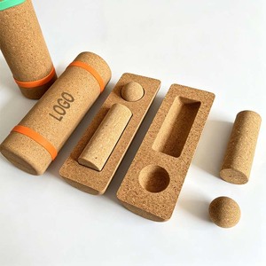 Set <span class=keywords><strong>de</strong></span> Entrenamiento <span class=keywords><strong>de</strong></span> Equilibrio 4 en 1 con Tabla <span class=keywords><strong>de</strong></span> Equilibrio <span class=keywords><strong>de</strong></span> <span class=keywords><strong>Corcho</strong></span>, Rodillo para Pies, Pelota <span class=keywords><strong>de</strong></span> Masaje y Bandas <span class=keywords><strong>de</strong></span> Resistencia para Dedos - Product Image 1